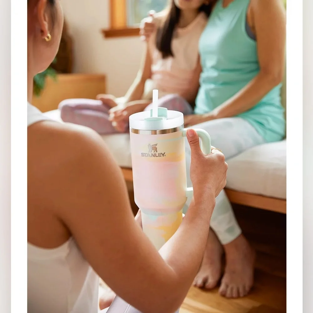 🎉LAST CHANCE🎉 Stanley 40 oz. Quencher H2.0 FlowState Tumbler Warm Serene - Picture 6 of 12